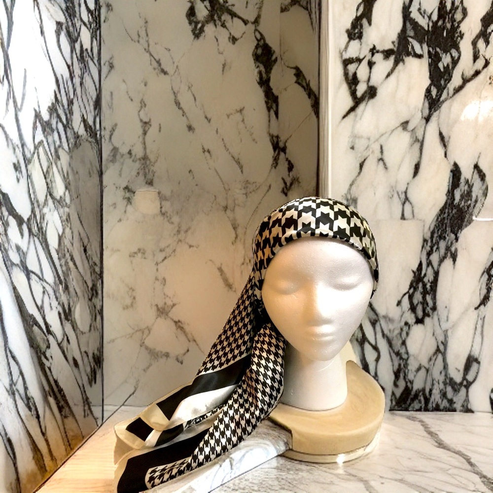 🌷Houndstooth Silk Scarf